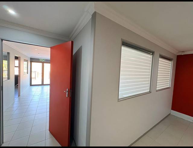 113M² OFFICE TO LET IN FOURWAYS